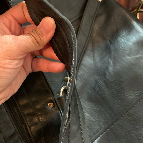 Black Faux Leather Studded Bag 🤩⭐️💕 - Picture 5 of 6